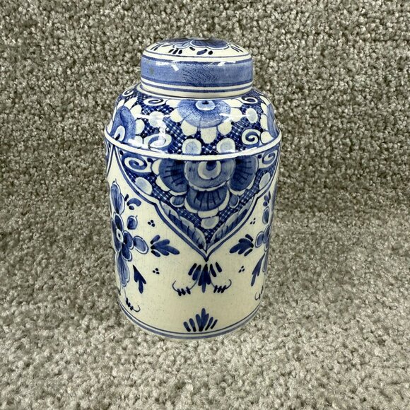 Ginger Jar Blue White Delft DP Pottery 13 B.W. Hand Painted Floral Vase with Lid - Picture 4 of 16